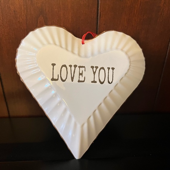 Valentine’s Decor Bundle - 8 Pieces - Picture 3 of 15